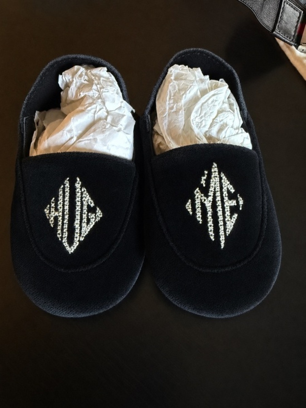Gucci Suede Crib Shoes for Baby “Hug Me” embroidery Size 1 EUC used once